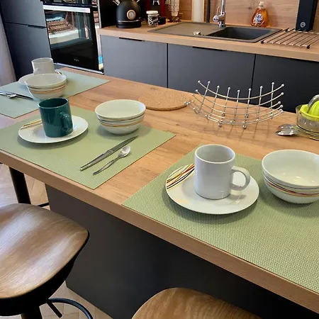 Le 21 Favre, Hyper Centre, 70 M², 2 Annecy